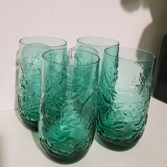 Vintage Indiana Glass Drinking Glasses, set of 4 - Picture 3 of 5